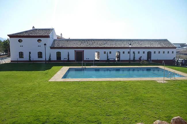 ホテル Complejo Pueblo Blanco オルベラ エクステリア 写真